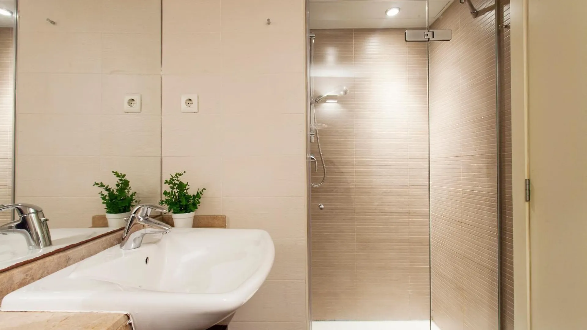 Ab Diagonal Sant Adria De Besos Apartment Spain